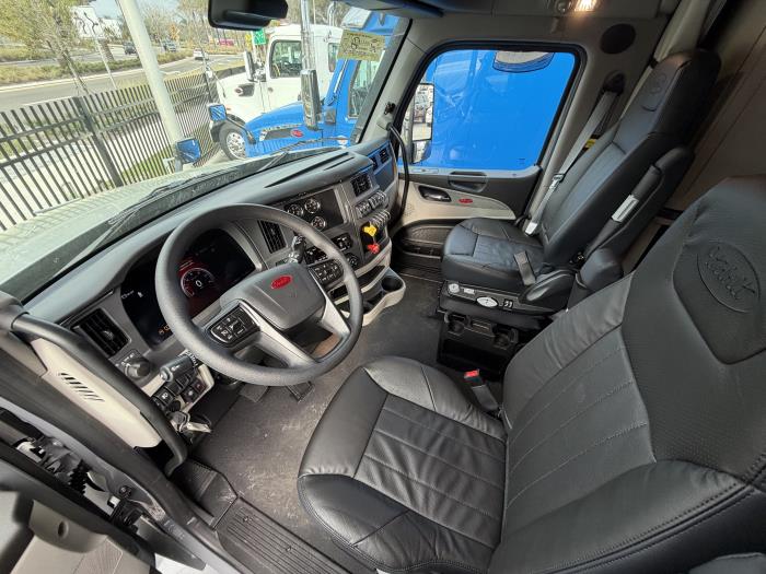 2027 Peterbilt 579-9