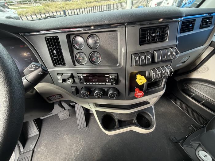 2027 Peterbilt 579-11