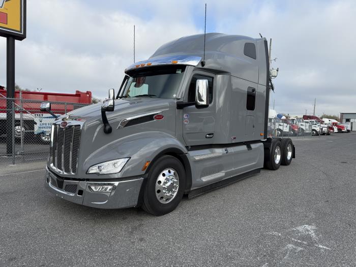 2027 Peterbilt 579-1
