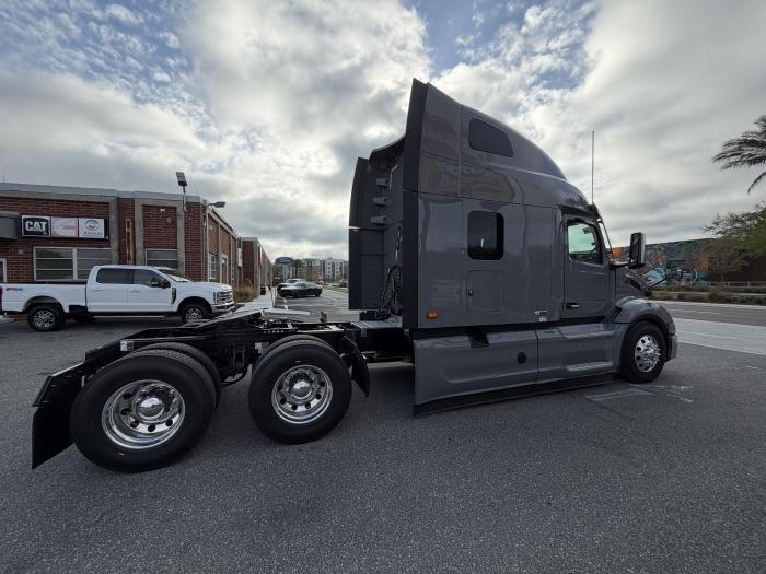 2027 Peterbilt 579-6