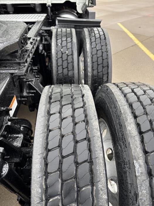 2023 Freightliner Cascadia-11