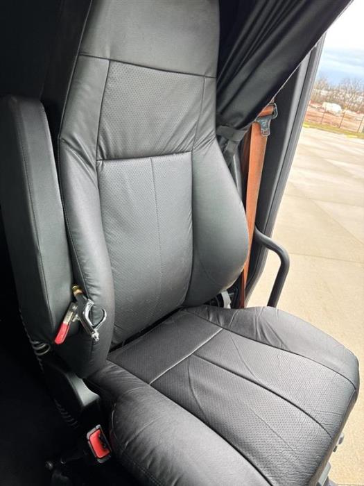 2023 Freightliner Cascadia-16