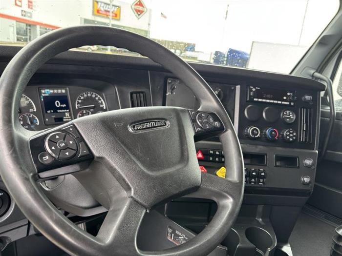 2023 Freightliner Cascadia-17