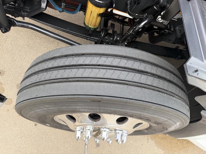 2024 Peterbilt 579-18