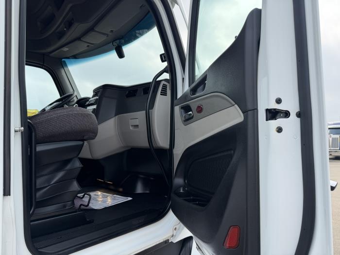 2024 Peterbilt 579-22