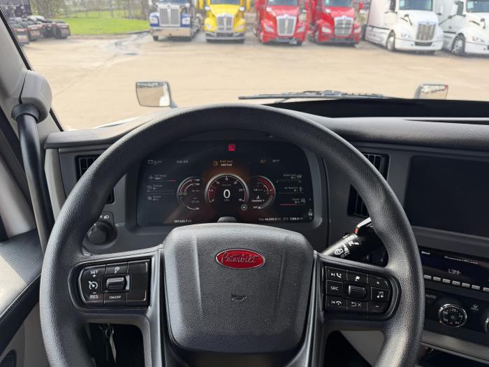 2024 Peterbilt 579-38
