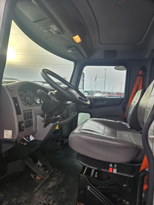 2021 Peterbilt 337-9