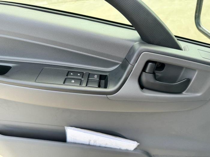 2026 Isuzu NPR - image 5