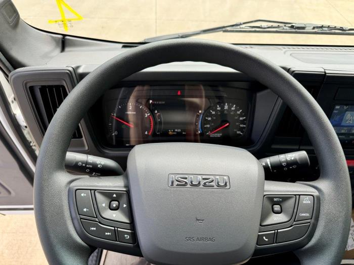 2026 Isuzu NPR - image 8