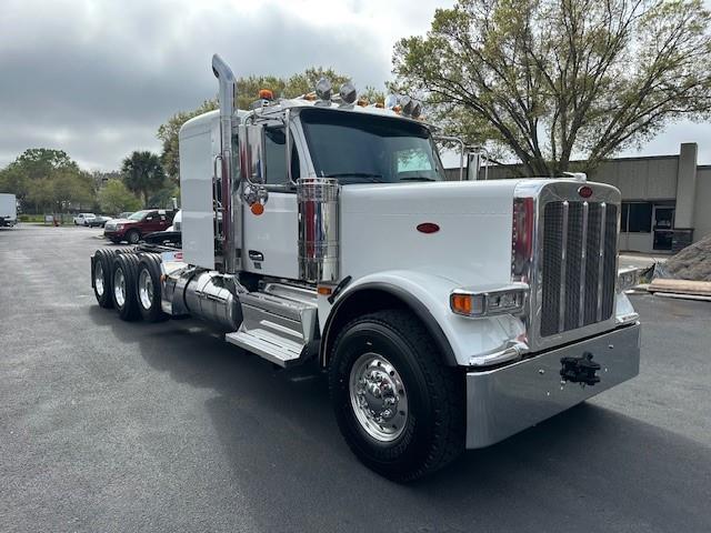 2027 Peterbilt 589-8