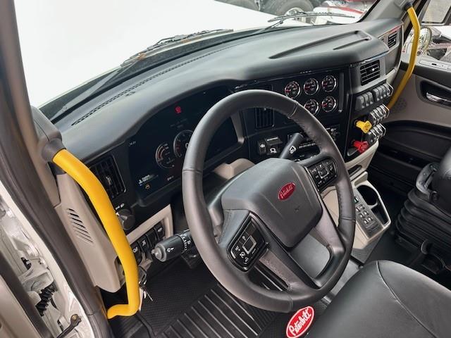 2027 Peterbilt 589-13