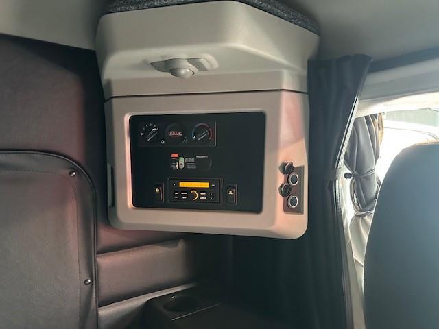 2027 Peterbilt 589-23