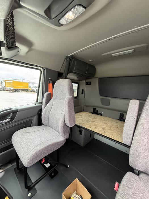 2025 International LT625-5