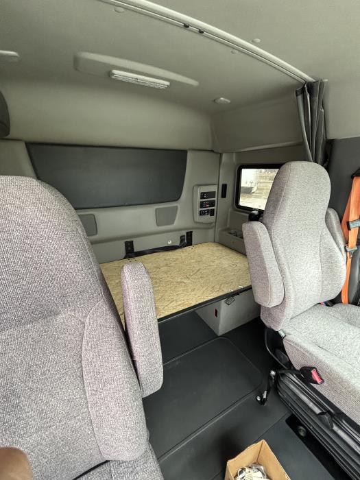 2025 International LT625-7