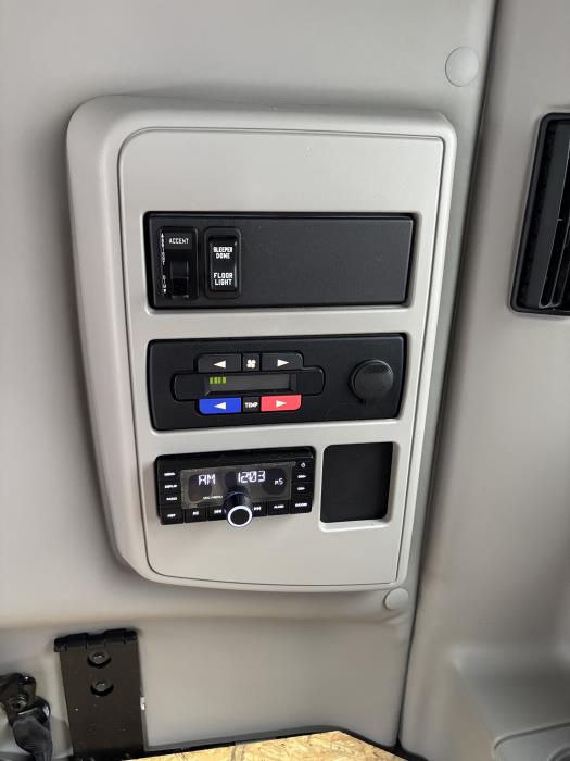 2025 International LT625-8