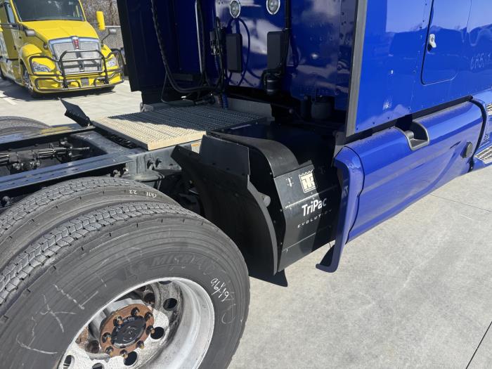 2022 Peterbilt 579-16