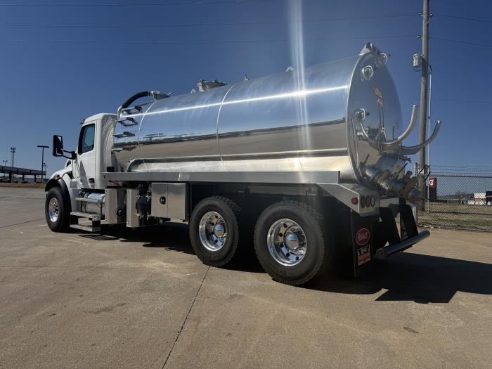 2026 Peterbilt 548-8