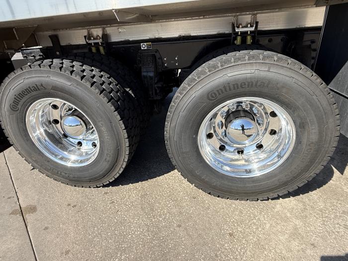 2026 Peterbilt 548-14