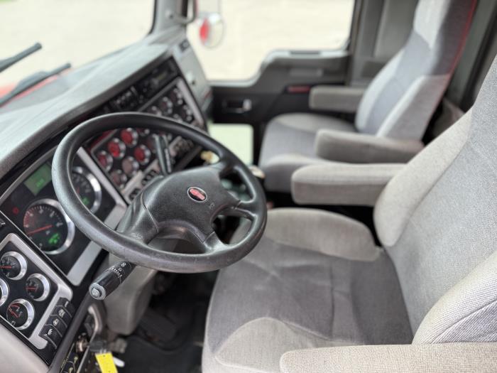 2012 Kenworth T800-21