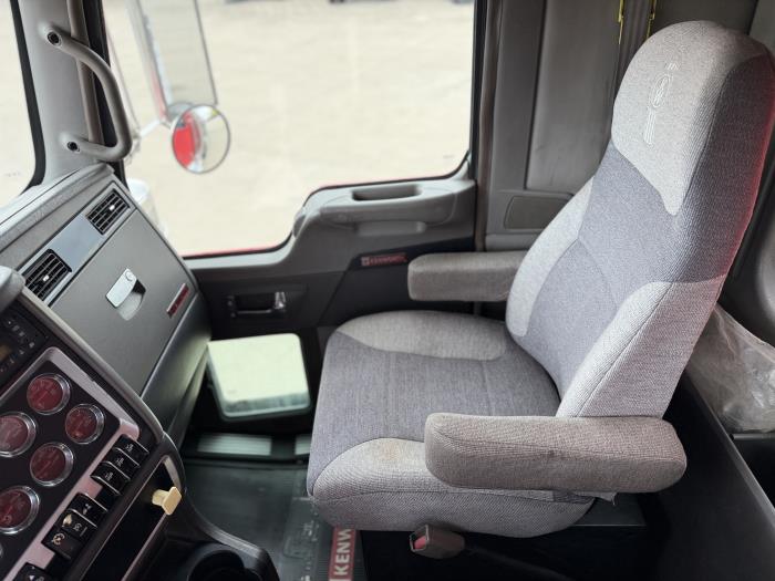 2012 Kenworth T800-23