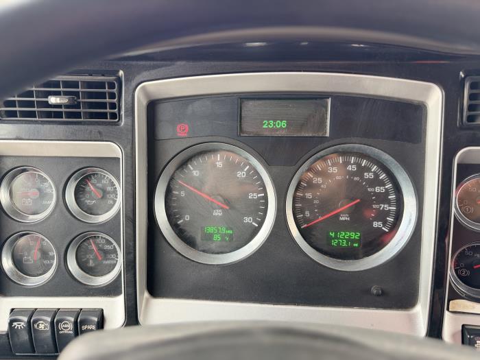 2012 Kenworth T800-25