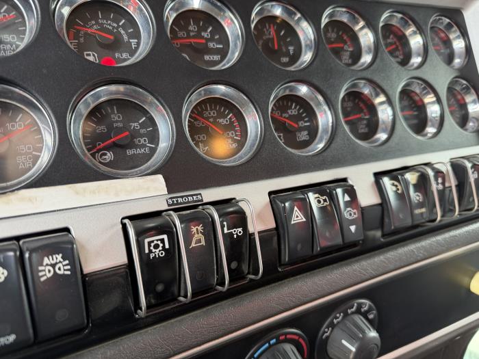 2012 Kenworth T800-26