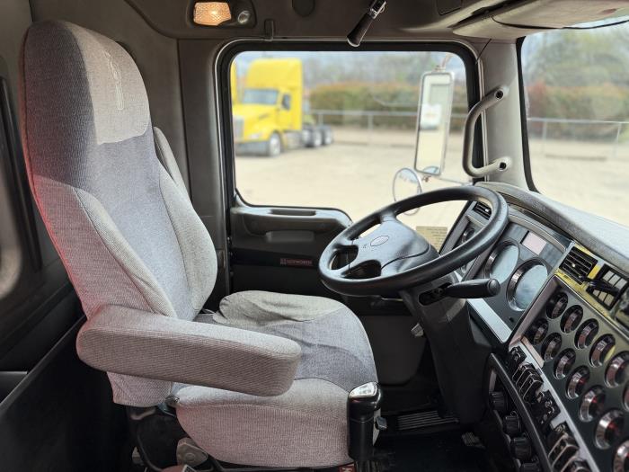 2012 Kenworth T800-29