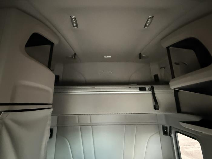 2024 Peterbilt 579-14