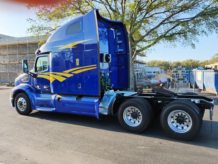 2022 Peterbilt 579-4