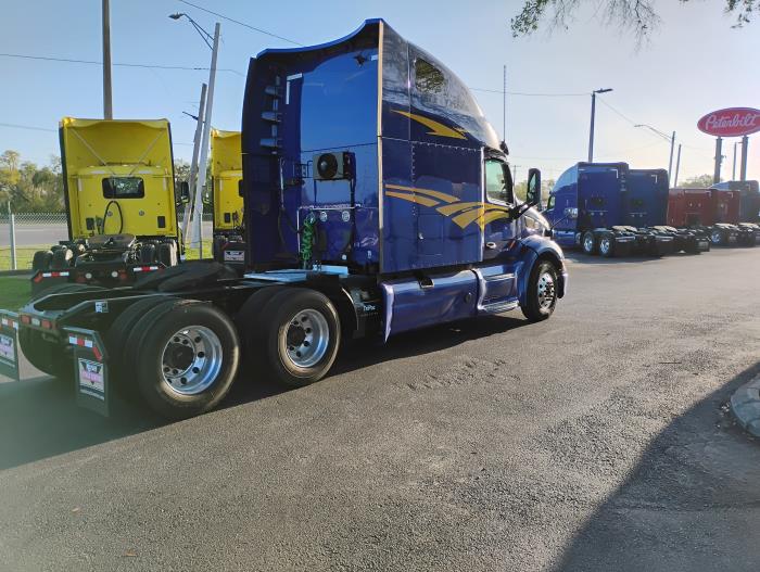 2022 Peterbilt 579-5