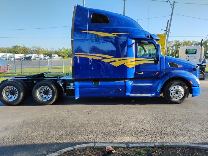 2022 Peterbilt 579-6