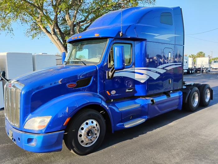 2022 Peterbilt 579-1