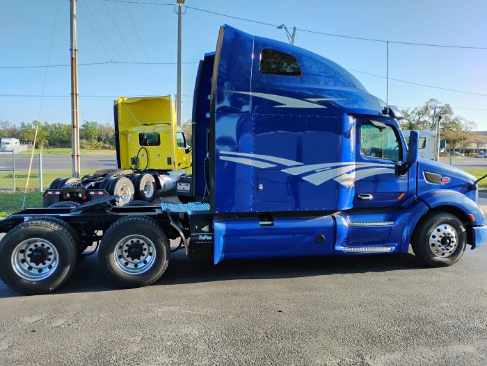 2022 Peterbilt 579-9