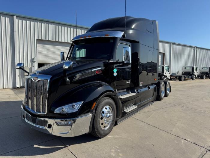 2027 Peterbilt 579-1