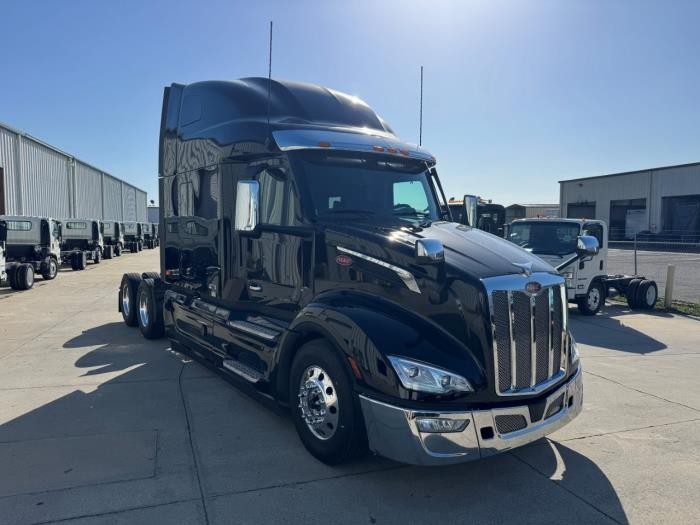 2027 Peterbilt 579-3