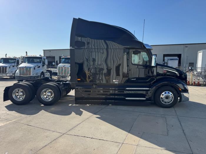 2027 Peterbilt 579-4