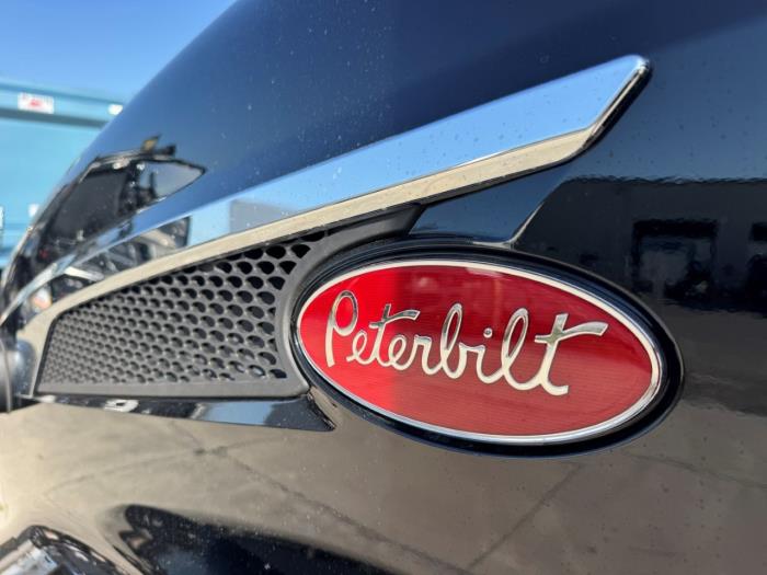 2027 Peterbilt 579-13