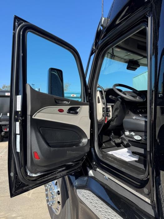 2027 Peterbilt 579-19