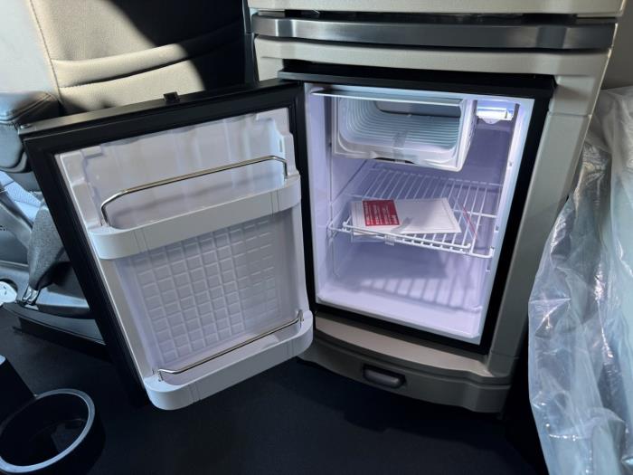 2027 Peterbilt 579-25