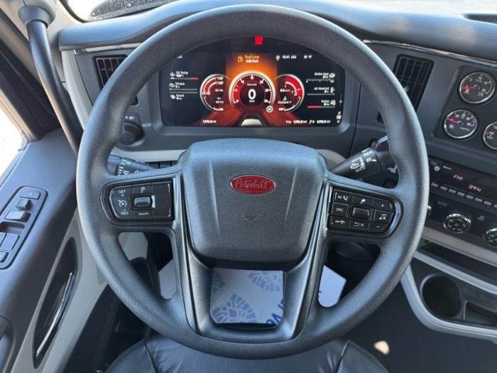 2027 Peterbilt 579-30