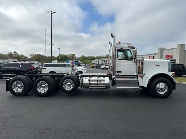 2027 Peterbilt 589-6