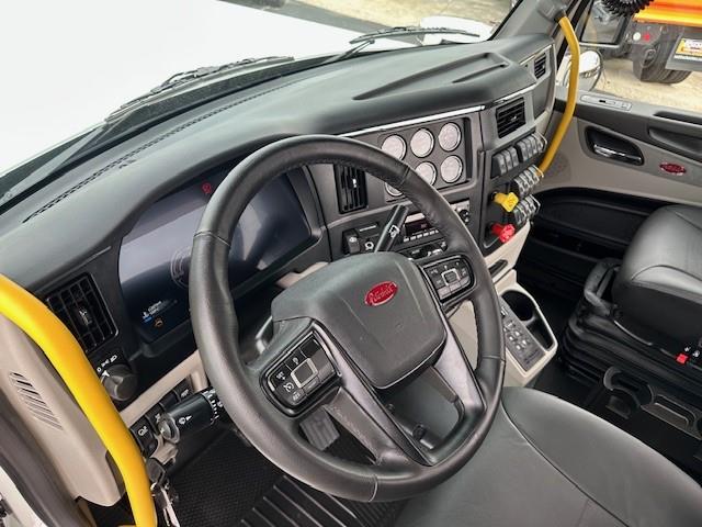 2027 Peterbilt 589-12