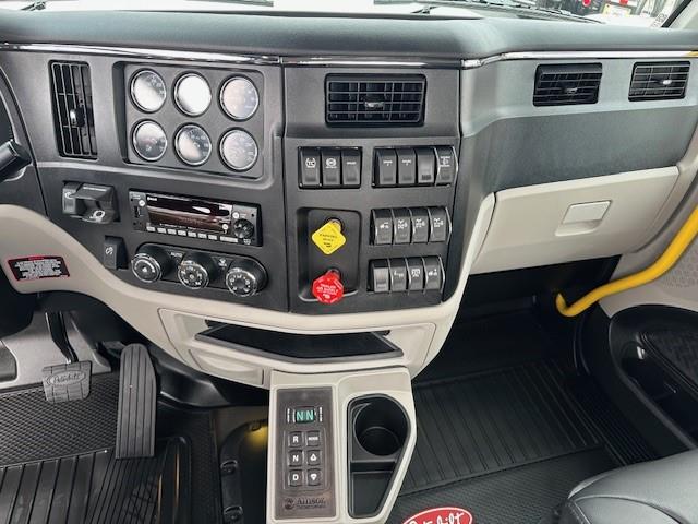 2027 Peterbilt 589-14