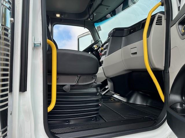 2027 Peterbilt 589-19