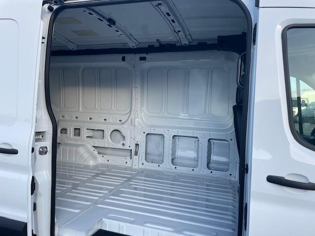 2026 Ford Transit-250-9