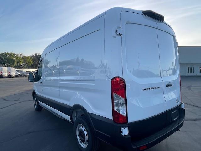 2026 Ford Transit-250-5