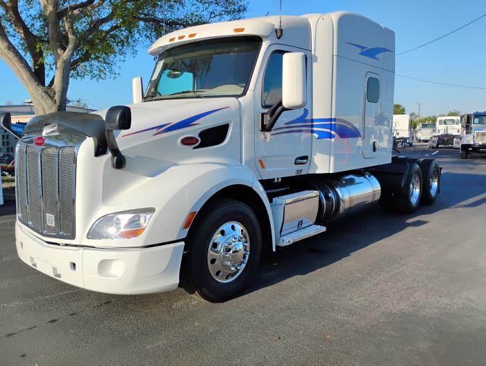 2022 Peterbilt 579-1