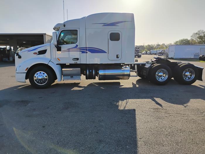 2022 Peterbilt 579-2