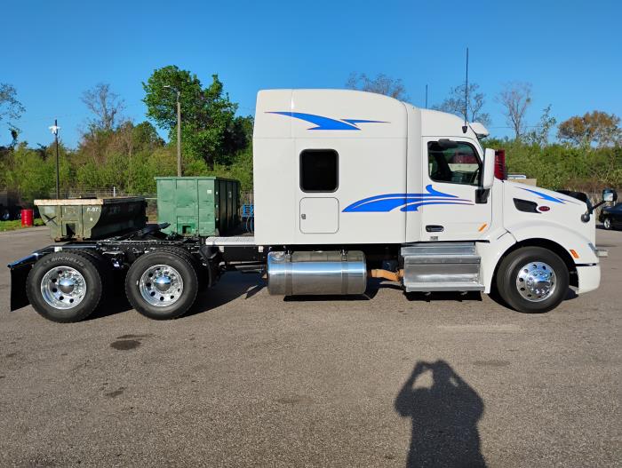 2022 Peterbilt 579-6