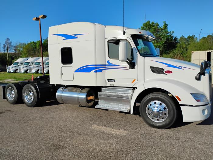 2022 Peterbilt 579-7
